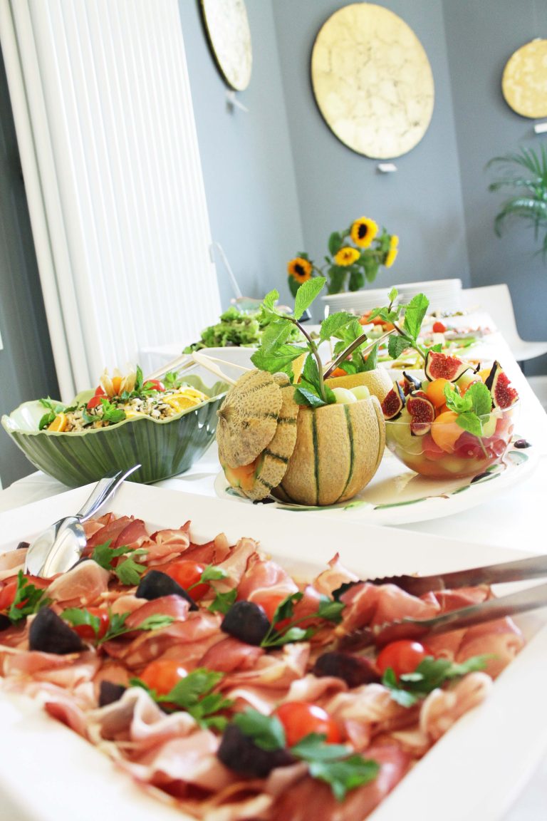 Sommerliches Buffet für Ihre Gäste