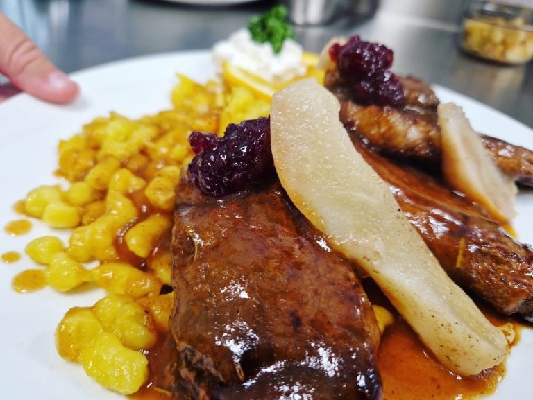 Herzhaft Essen in der Villa Aichele